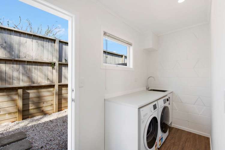 1/1 Griffiths Place Te Atatu South_10