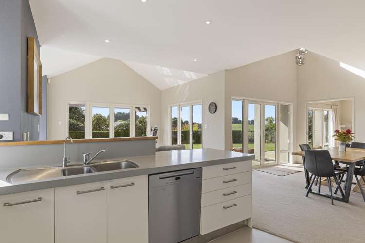 10 Sampson Avenue Waiwhakaiho_8