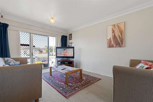 4/4 Graeme Avenue Mangere East_3