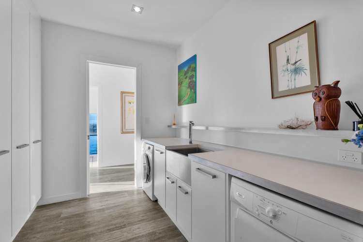 215 J Renall Road Pollok_34