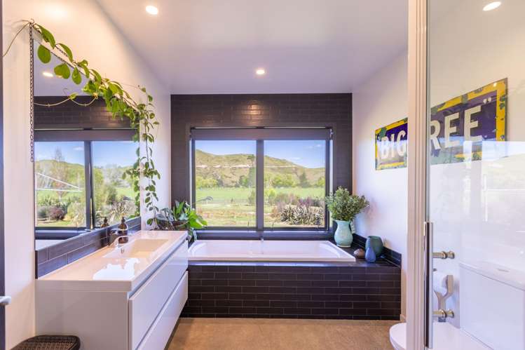 40 River Road Otane_14