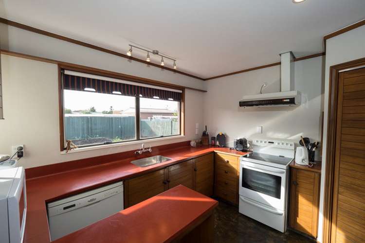 8 Churchill Avenue Allenton_14