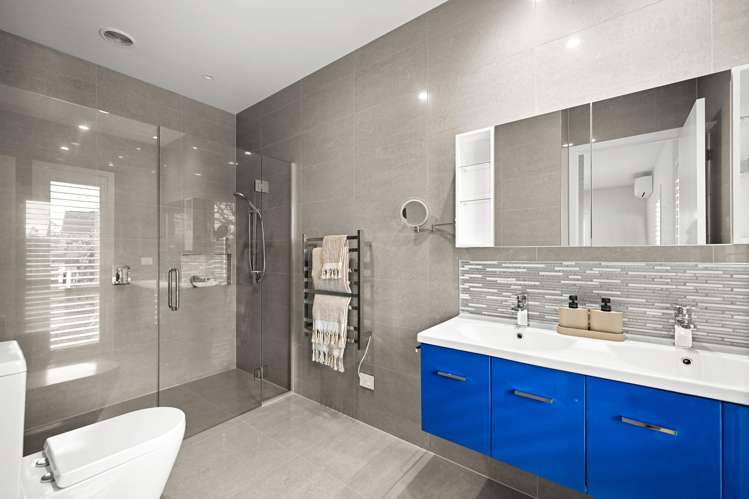 77 Baxter Michael Crescent Cambridge_16
