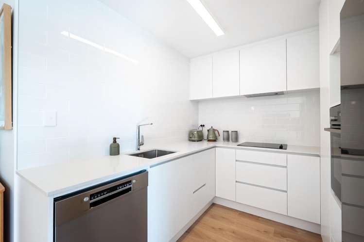 16/83 Lake Road Devonport_4