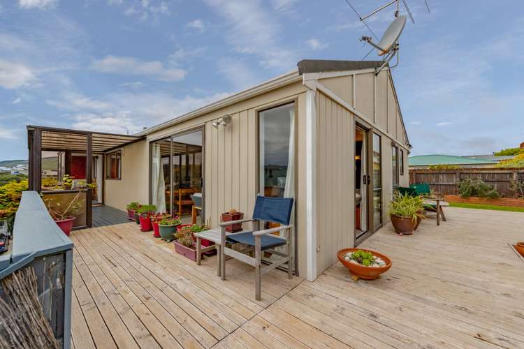 2/11 Mervyn Place Plimmerton_5