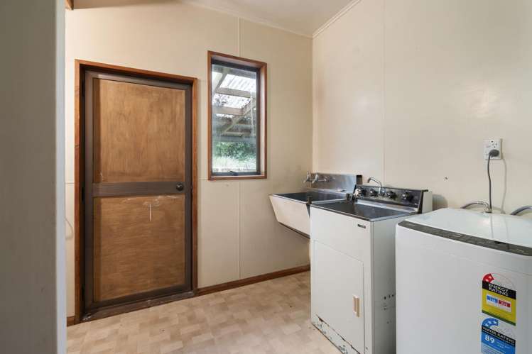 259 Albert Road Tokomaru_18