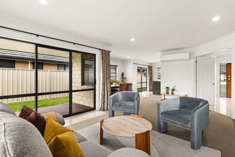 5 Lardon Place Frimley_3