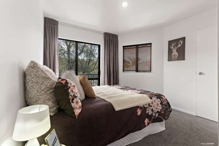 1/19 Langana Avenue Browns Bay_8