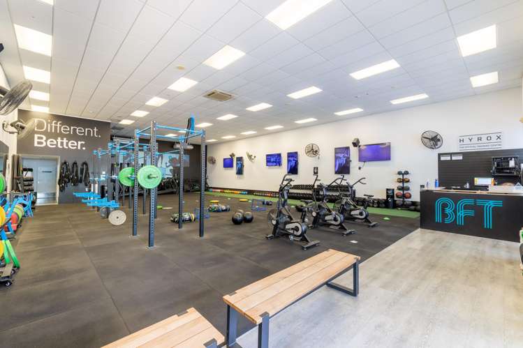 165 & 167-175 High Street_10