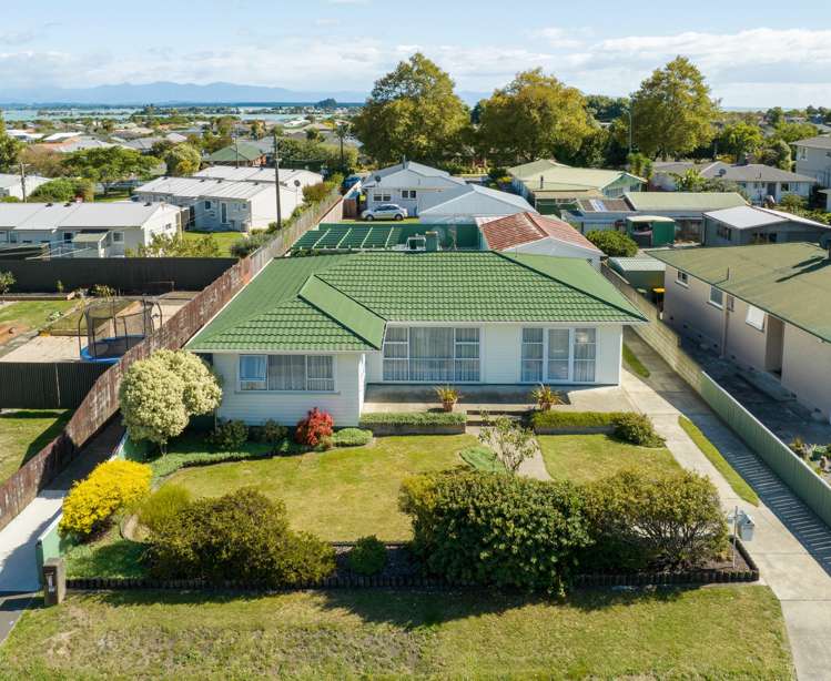 40 Tennyson Crescent Stoke_19