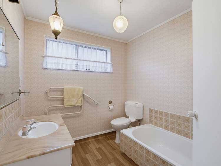 1/102 Lake Terrace Road Burwood_11