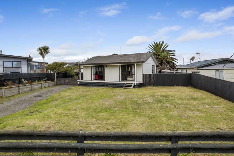 27 Ruanui Street Himatangi Beach_18