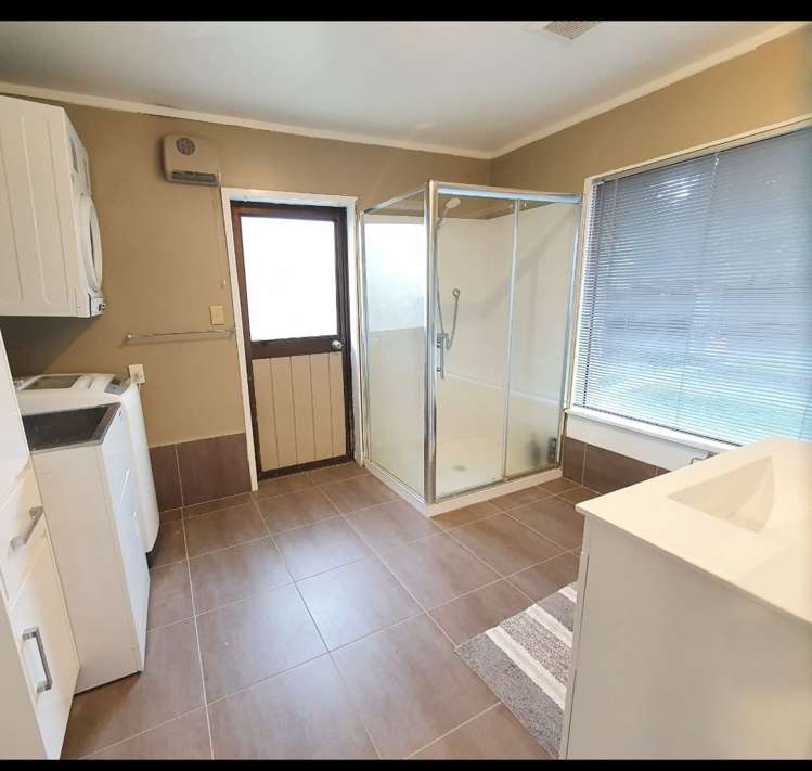 24 Eugenia Rise Totara Heights_11