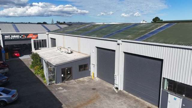 Container-Friendly Warehouse – Dual Roller Doors