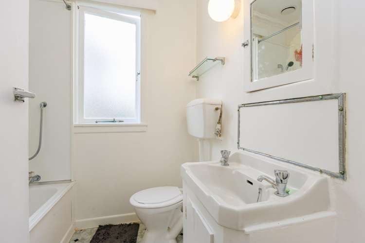 2/48 Churchill Road Murrays Bay_15