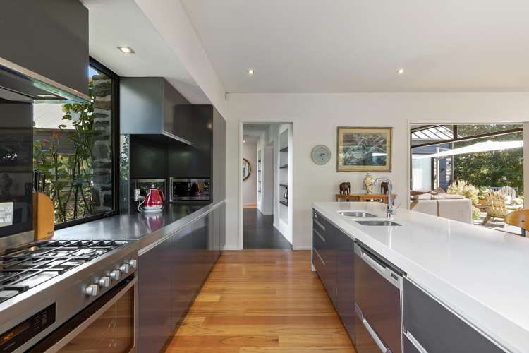 8 Bretby Court Jacks Point_23