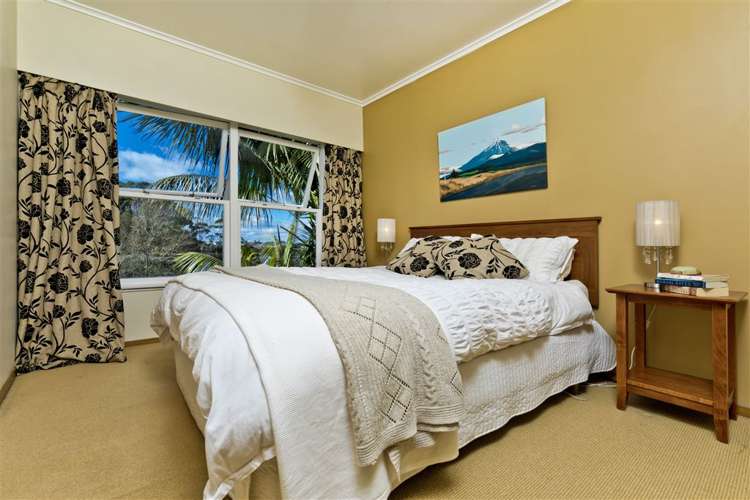 19 Hanlon Crescent Narrow Neck_13