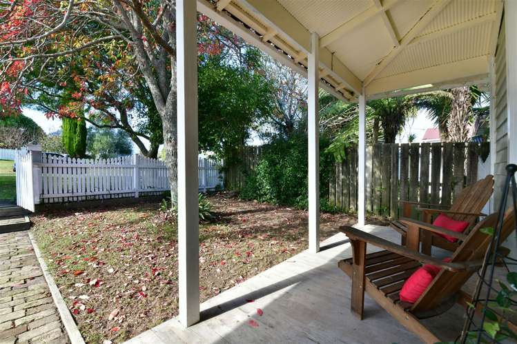 25 Kowhai Street Helensville_41