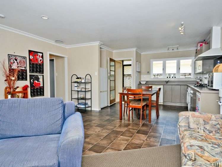 2 Snead Place Hamilton East_16