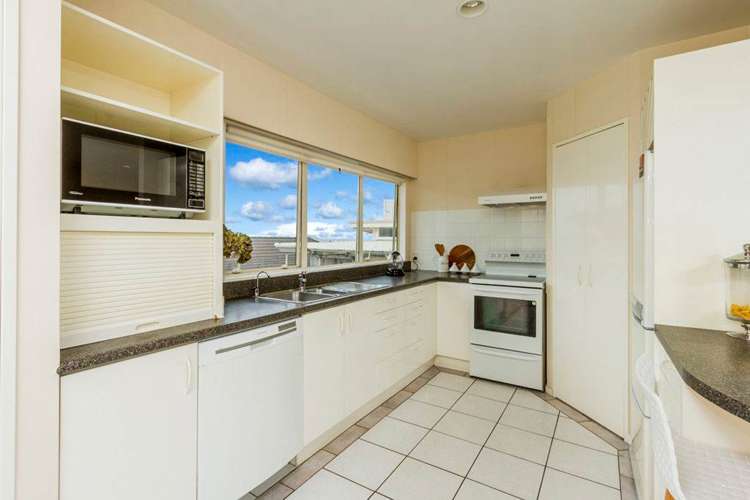 2/69 Seaview Road Castor Bay_12