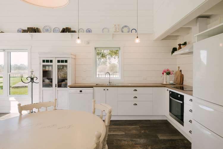 216 Rowes Road Hunterville_13