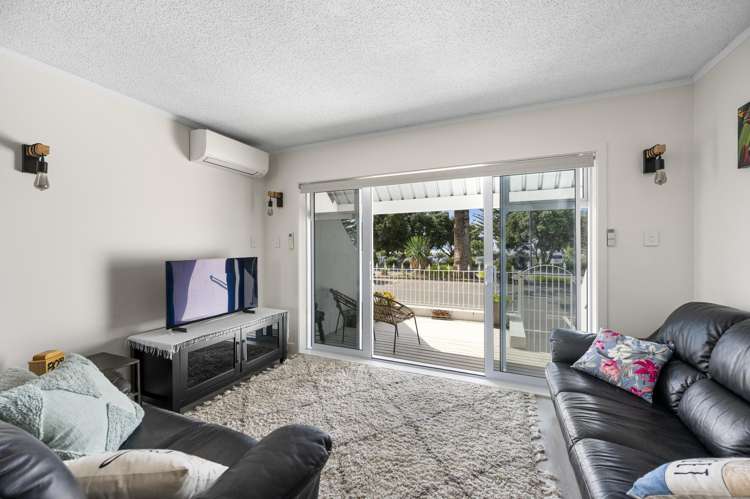 233 Marine Parade Napier South_1