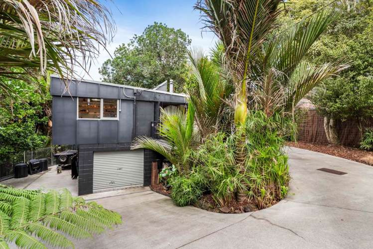 112 Woodlands Park Road Titirangi_16