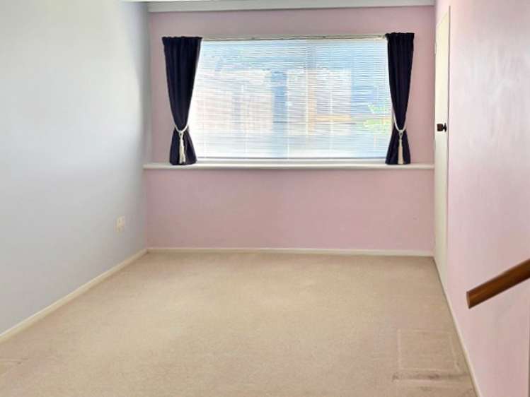 136 Richmond Avenue 11139_5