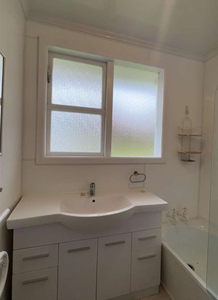 54 Mere Road 11210_13