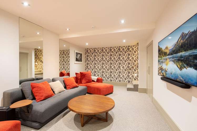 2/55 Kent Street Queenstown_6