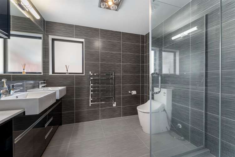 9 Gwendoline Avenue Te Atatu Peninsula_10