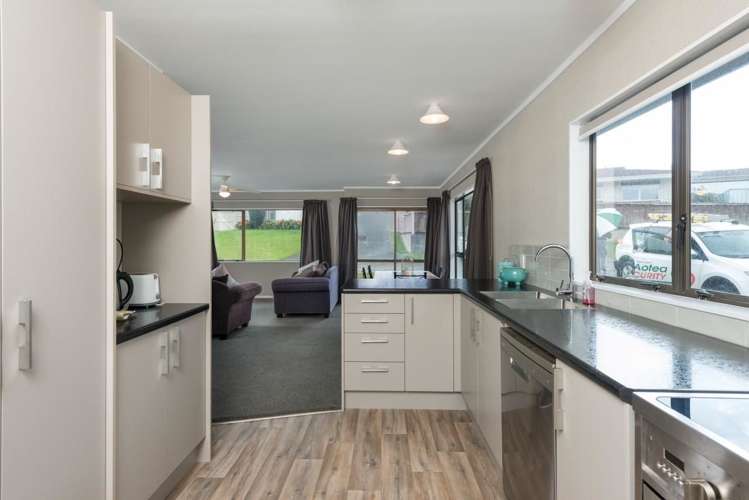 22b Columba Place Matua_6