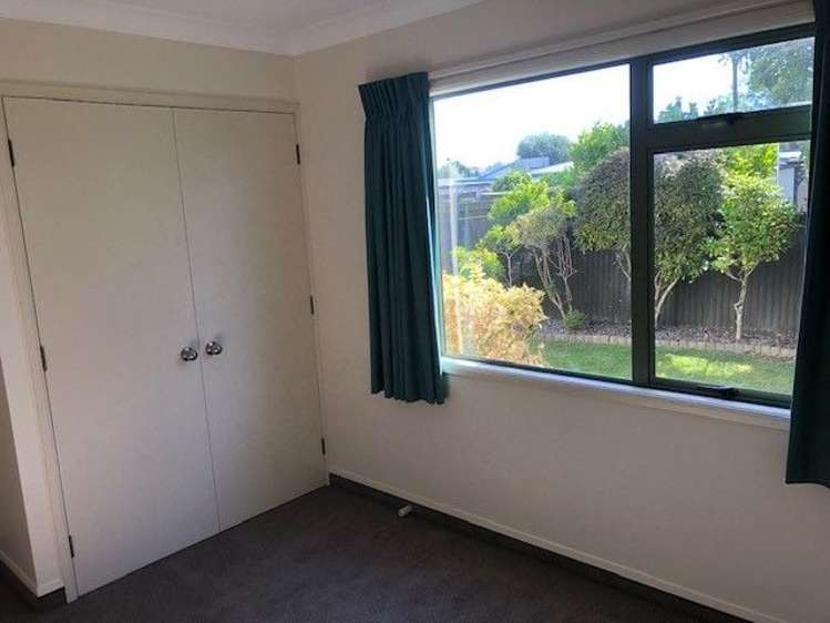 2/68A Guppy Road Greenmeadows_15