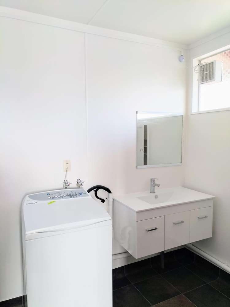 67 Easther Crescent Kew_41