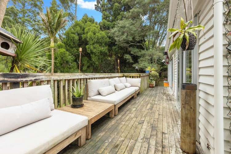 1 Norman Road Titirangi_2