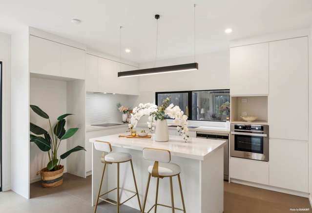 11D Rene Place Sunnyhills_2