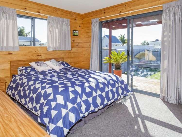 10 Hawk Hill Crescent Cooks Beach_18