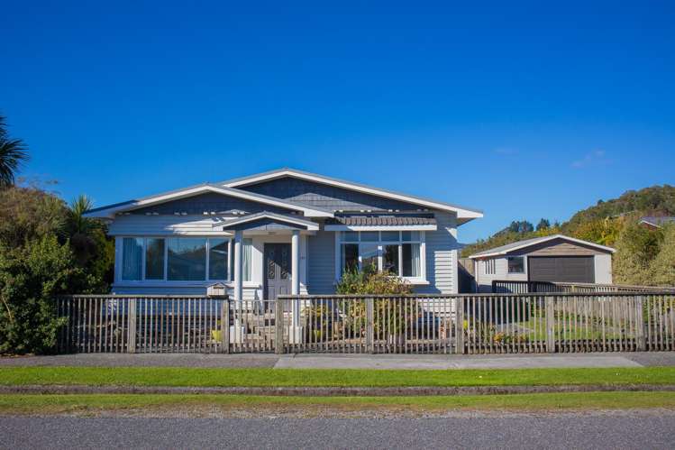 41 Palmerston Street Greymouth_25