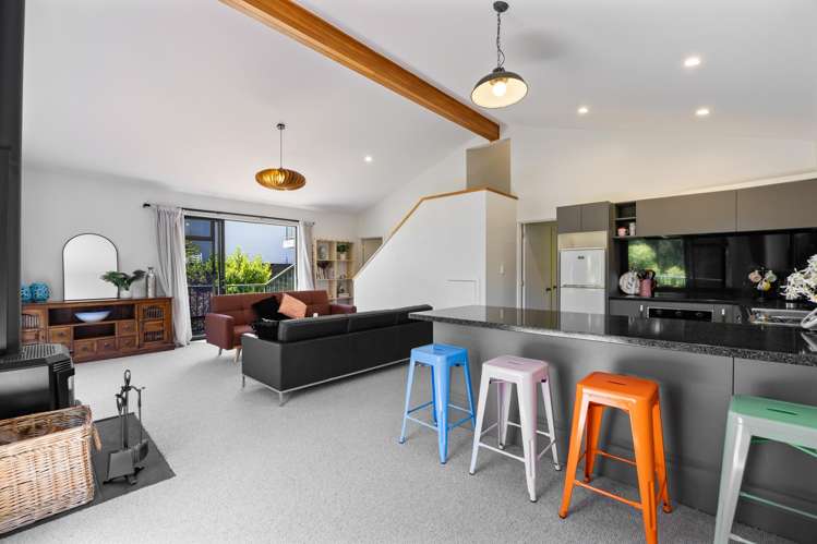 15 Laval Heights Britannia Heights_5