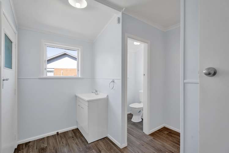 4 Standish Street Inglewood_13