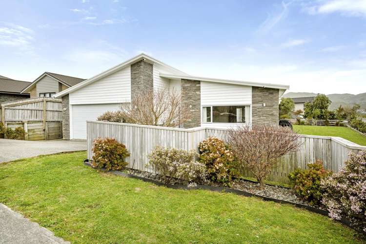 15 Paparoa Crescent Aotea_19