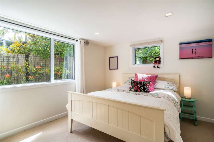 104 Beach Road Castor Bay_18