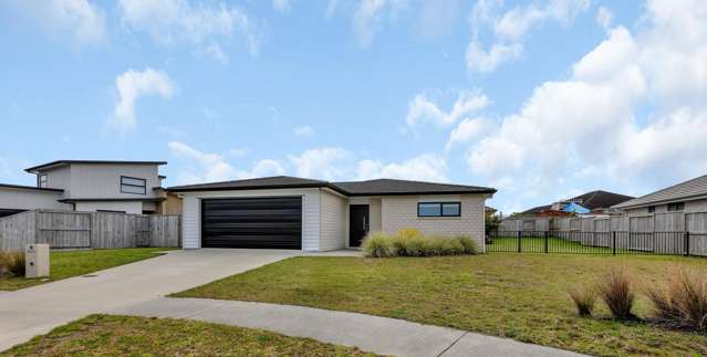 13 Olney Court One Tree Point_1