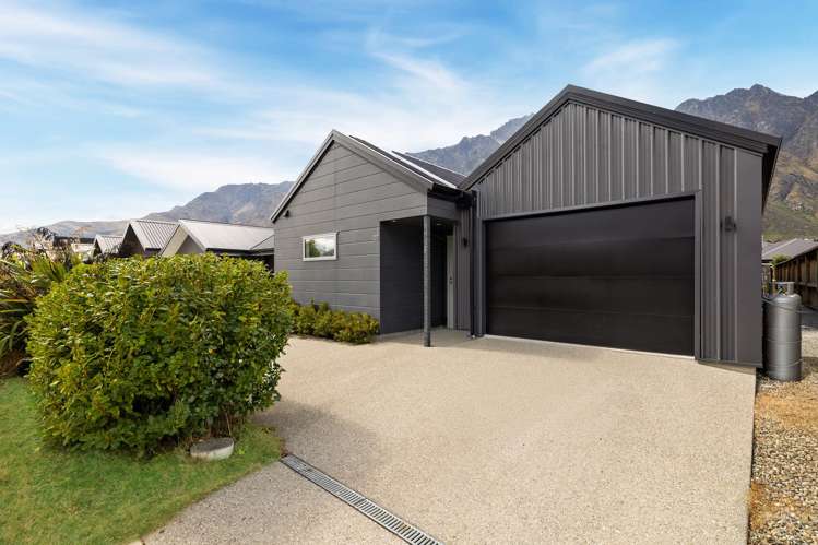 27 Bale Road Queenstown_18