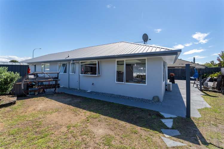 9 Vining Crescent Stoke_8