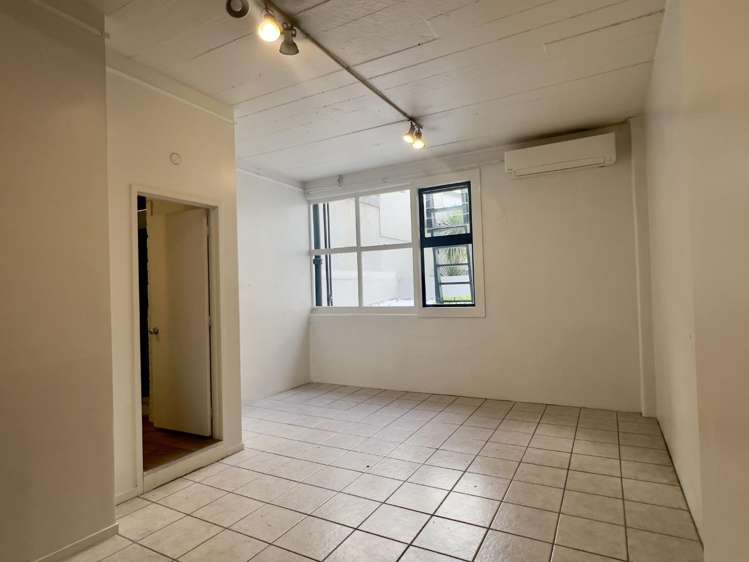 2/29 Cross Street_0