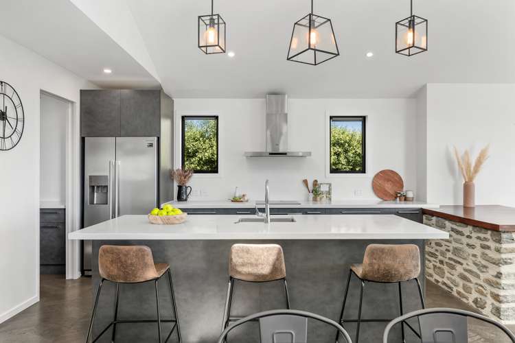 13 Falconer Rise Jacks Point_6