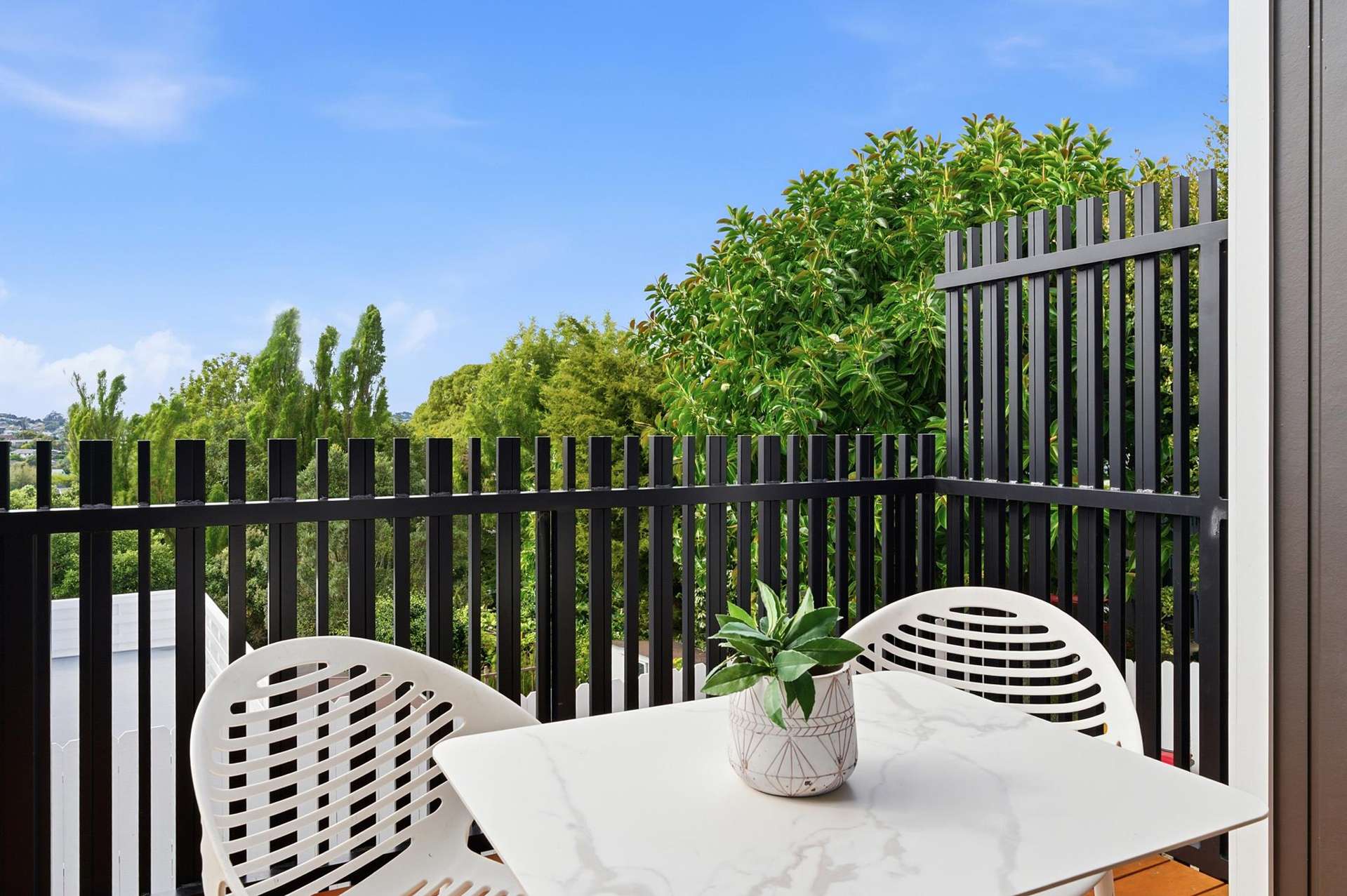 2/19 Trias Road Totara Vale_0