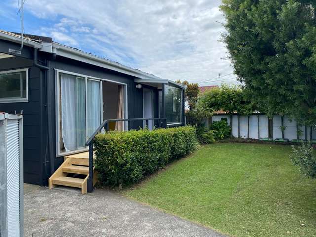 8b Melanie Place Orewa_1