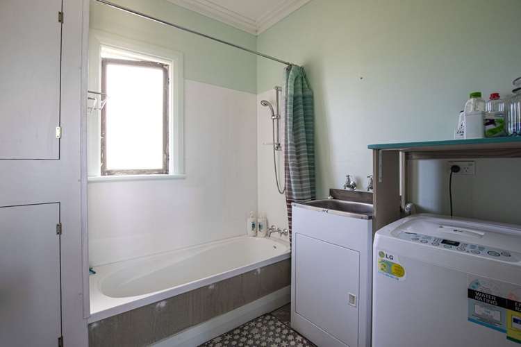 17 White Road Omakau_13